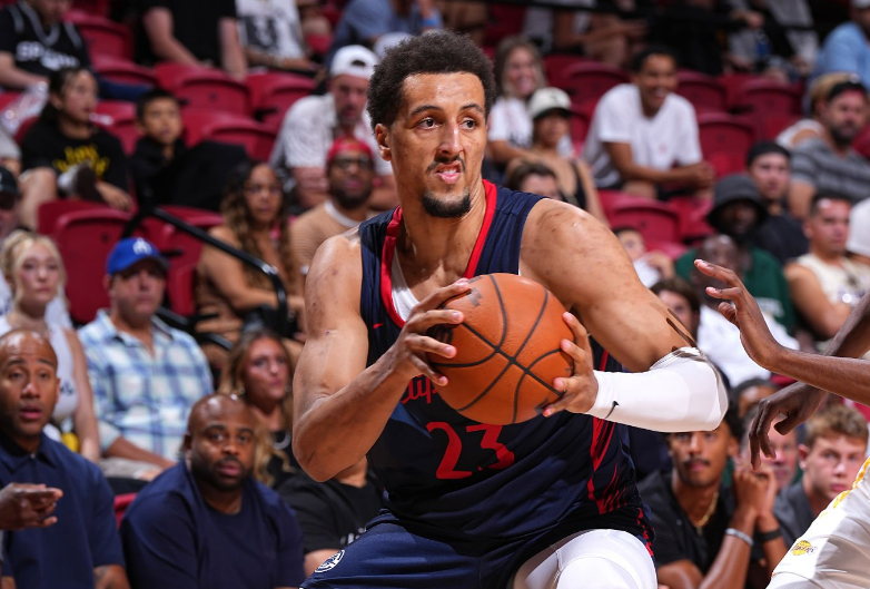 星空体育登录入口-神一场鬼一场！快船锋线新星想要守住手里的双向合同还得继续努力