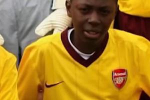 怎能不泪流满面？埃泽8岁就在阿森纳训练，13岁被解约＆27岁归来