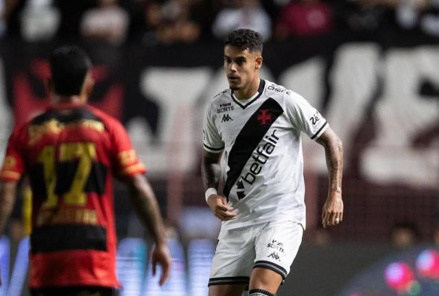 星空体育在线入口-【独家】泰山引援无缘牵手博阿滕 巴甲中卫已成首选